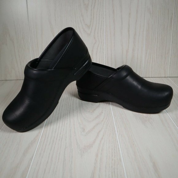 Dansko XP 2.0 Pull-Up Black Work Duty Leather Stapled Clog Shoe Size 39 8.5-9 - Picture 6 of 10